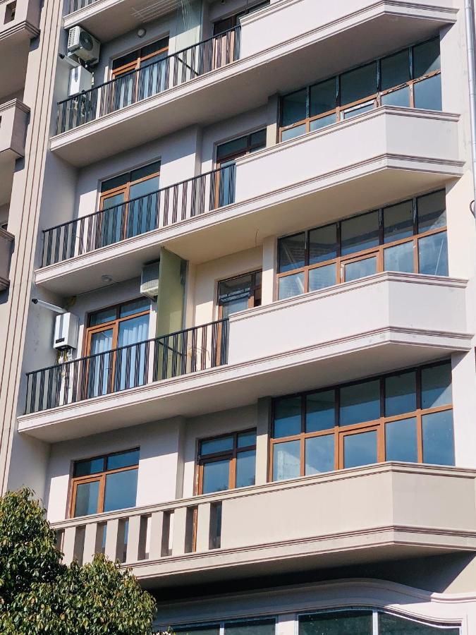 Downtown Batumi Apartment Екстер'єр фото